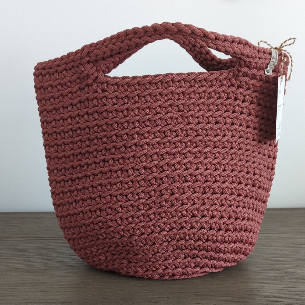 CLEARANCE NWT Handcrafted Woven Tote Bag in Rosewood